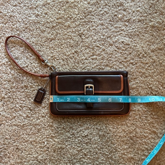 Coach Authentic Vintage Mini Brown Leather Wristlet With Buckle Front - Picture 7 of 8